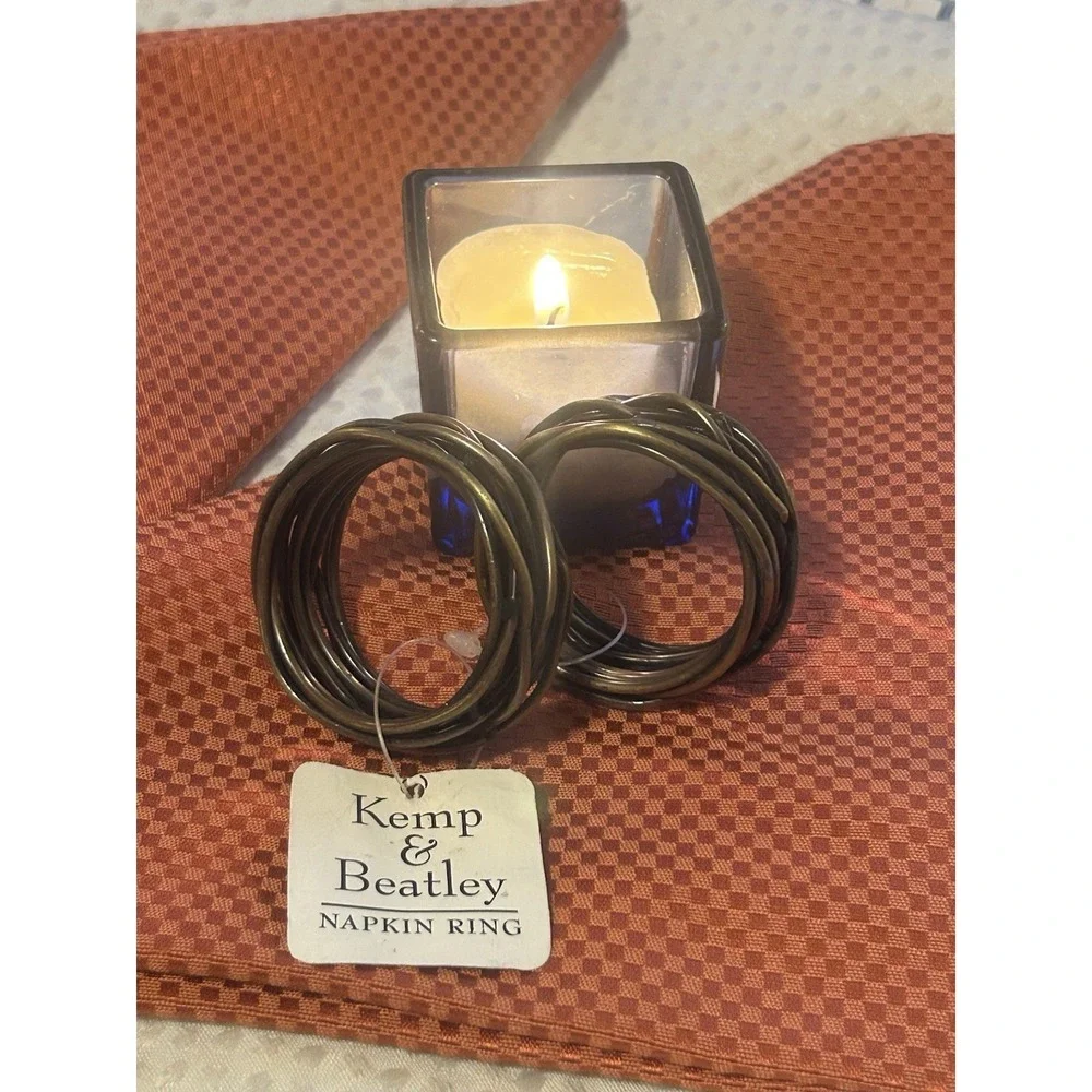 Kemp & Beatley Twisted Wire NEW - Brass Napkin Rings Set Of 2 Plus Cloth Napkins